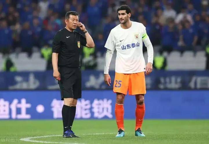 衣服湿透的她